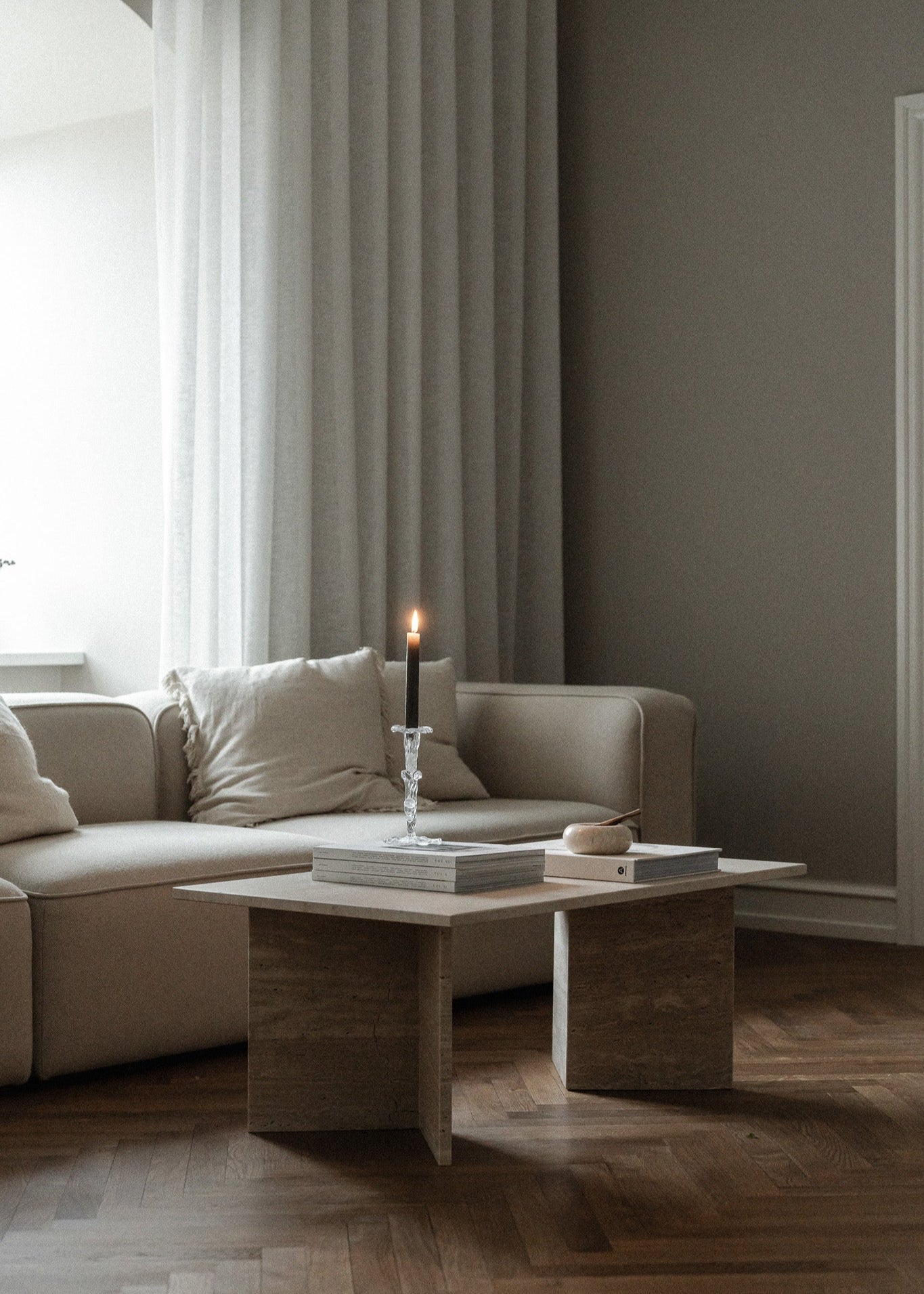 Konkylie | Travertin | Sofabord