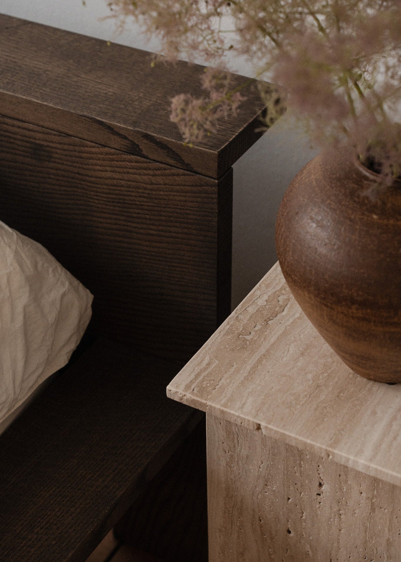 Venus | Travertin | Piedestal