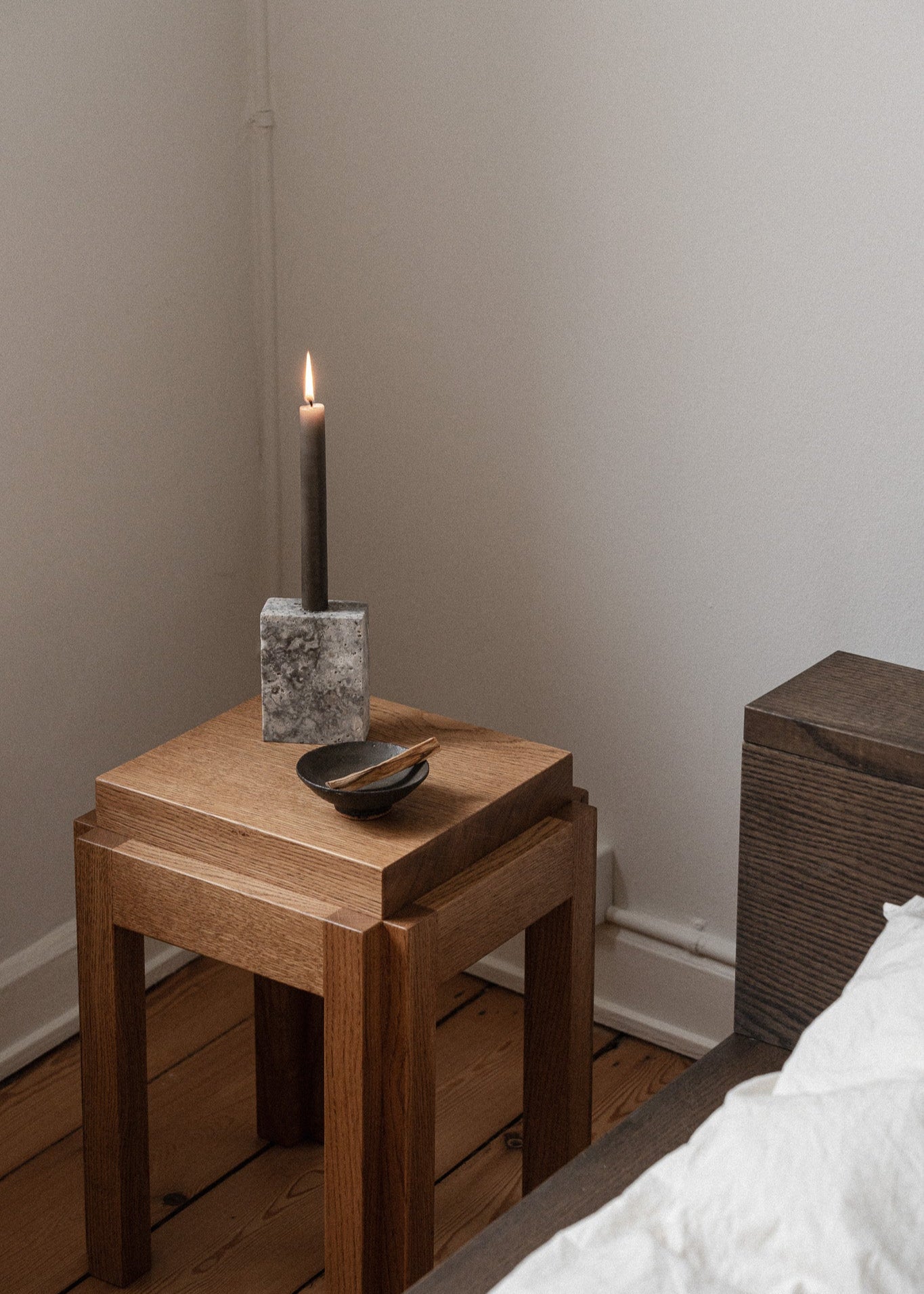 Epode | Travertin Silver | Lysestage ét lys