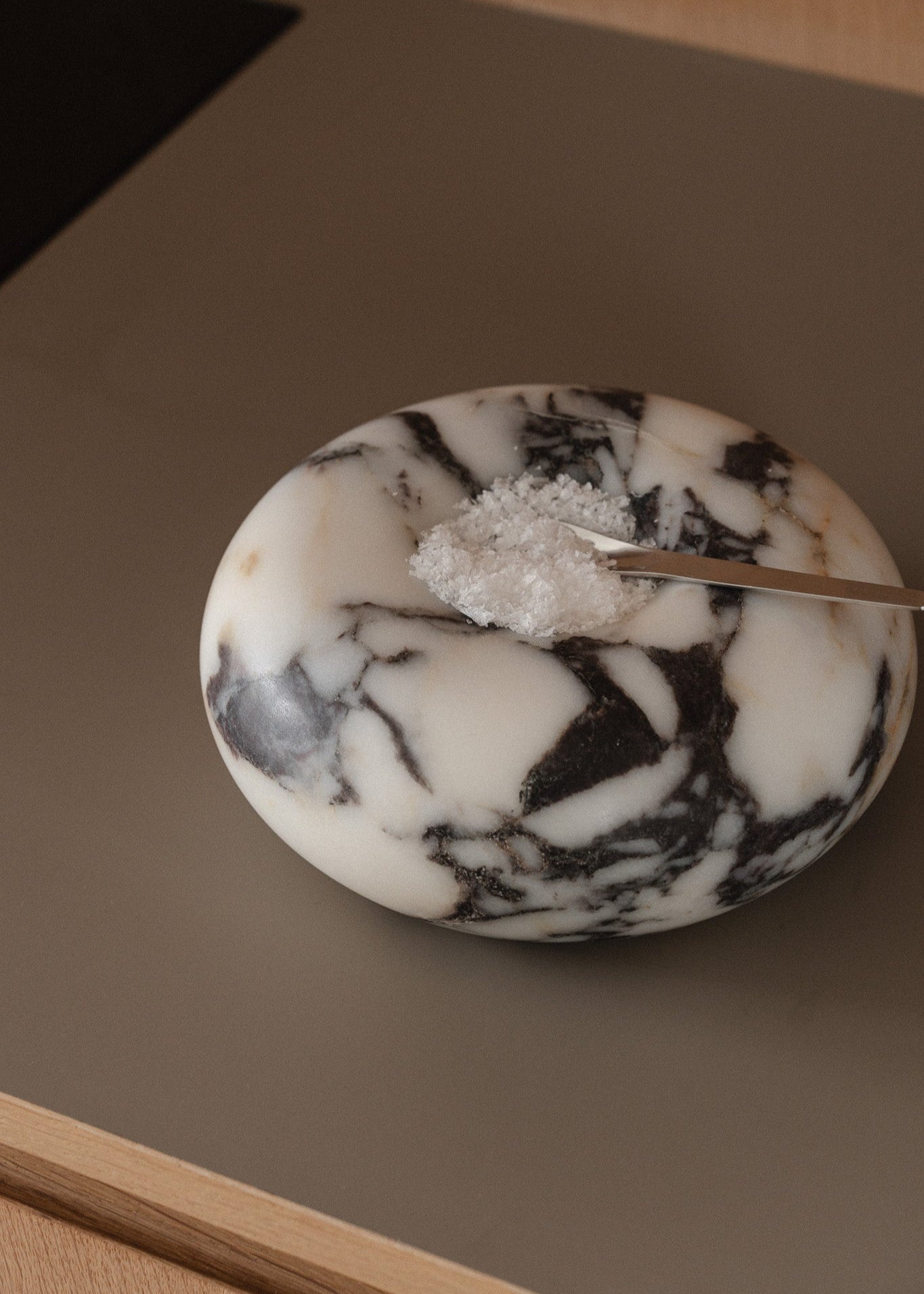 Cosmos | Calacatta Violetta | Large | Objekt