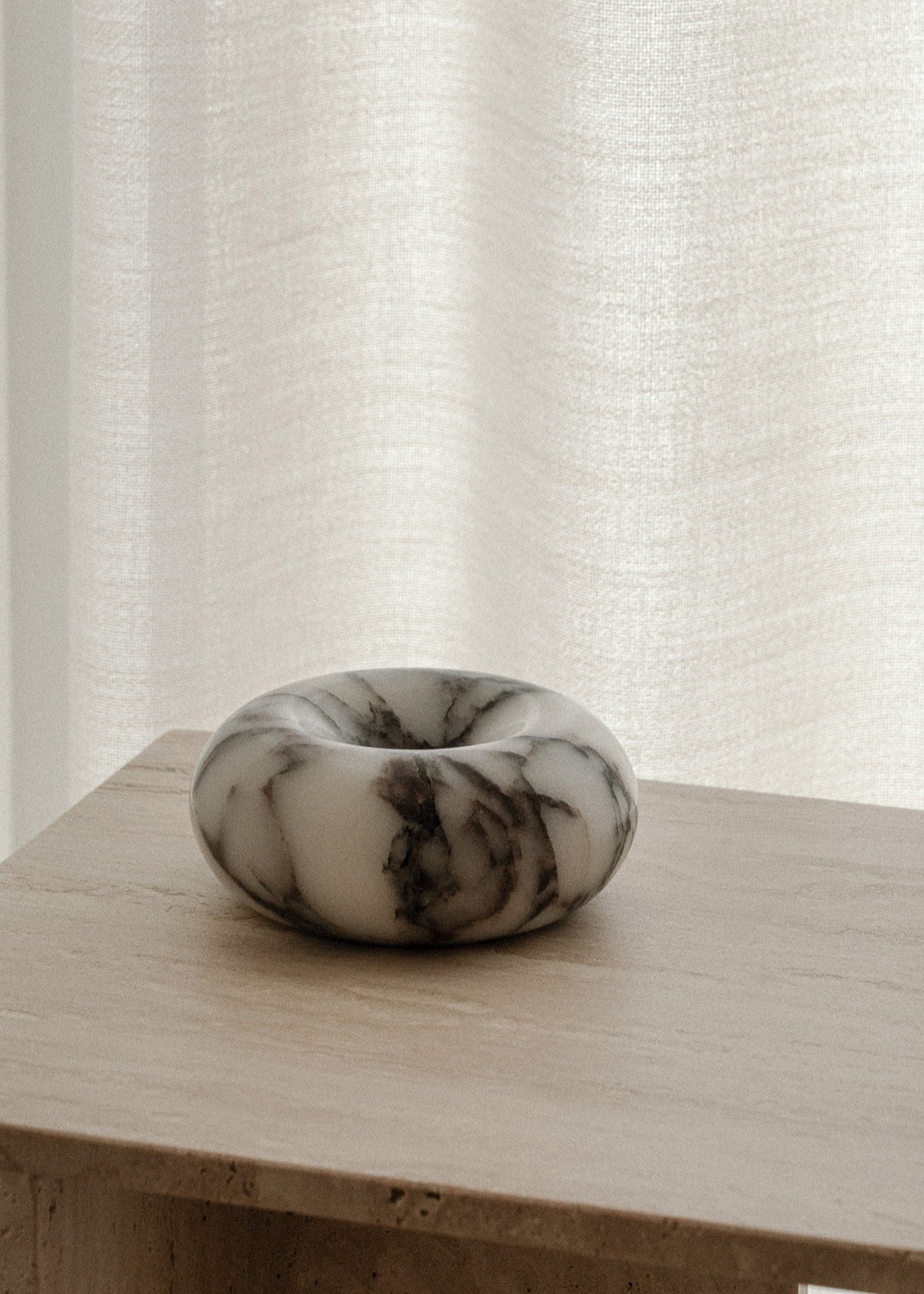 Cosmos | Calacatta Violetta | Small | Objekt