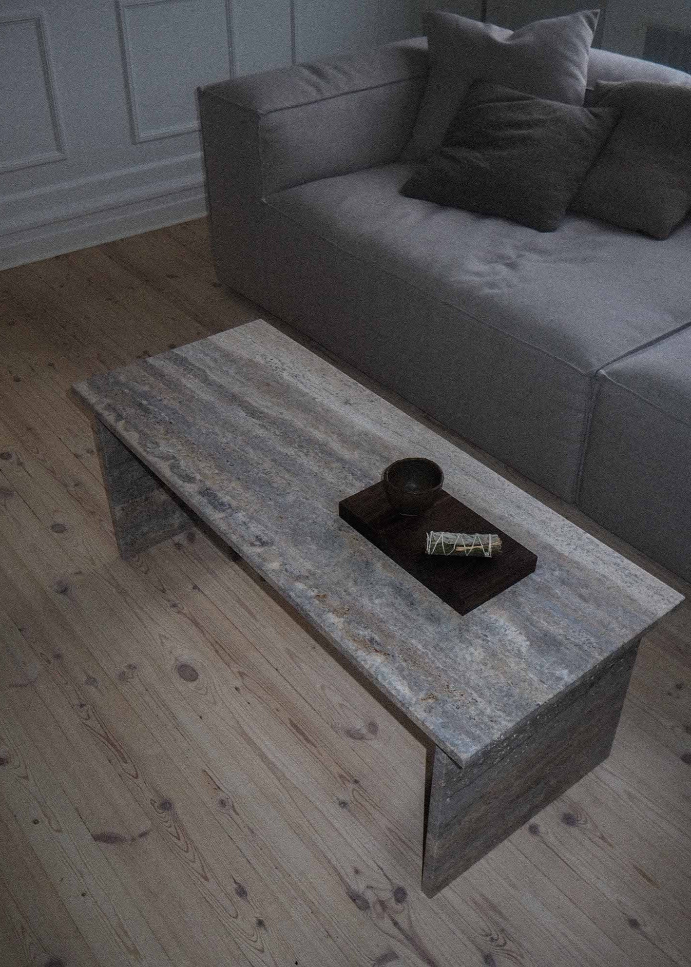 Fjer | Travertin Silver | Bænk