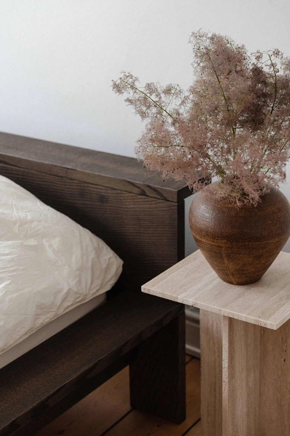 Venus | Travertin | Piedestal | Udstillingsmodel