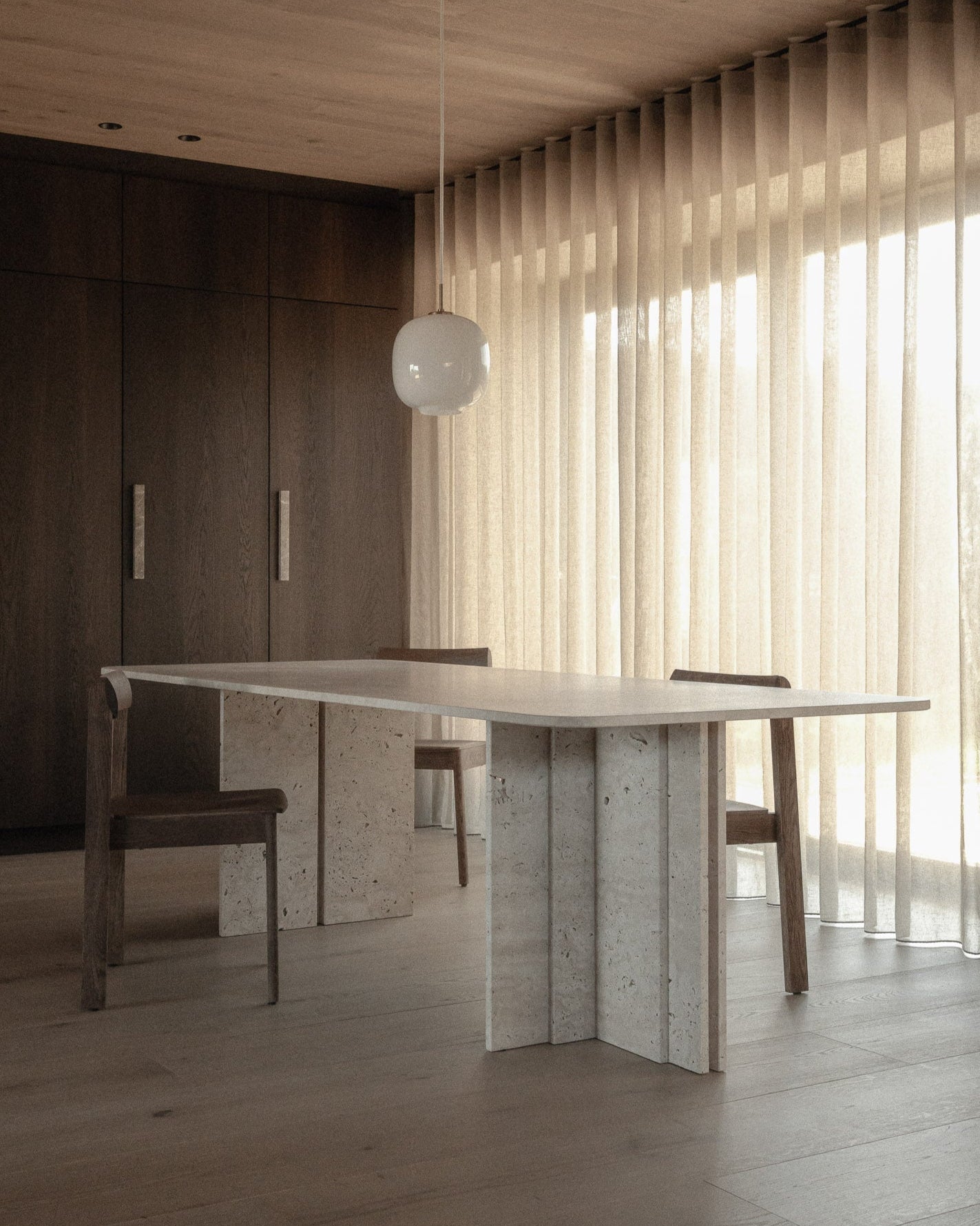 Fjer | Travertin | Spisebord