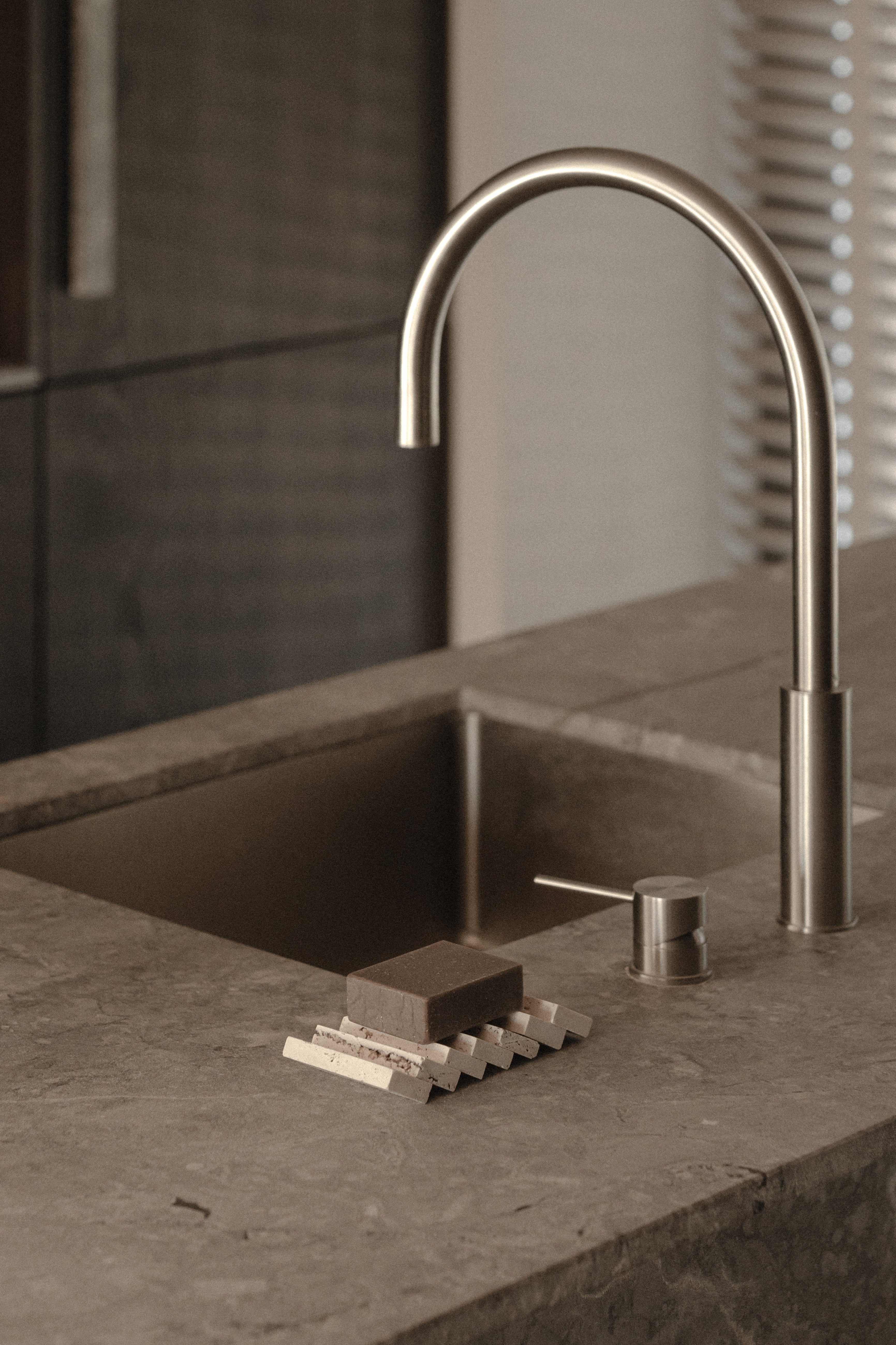 Havgus | Travertine  | Large | Soap tray