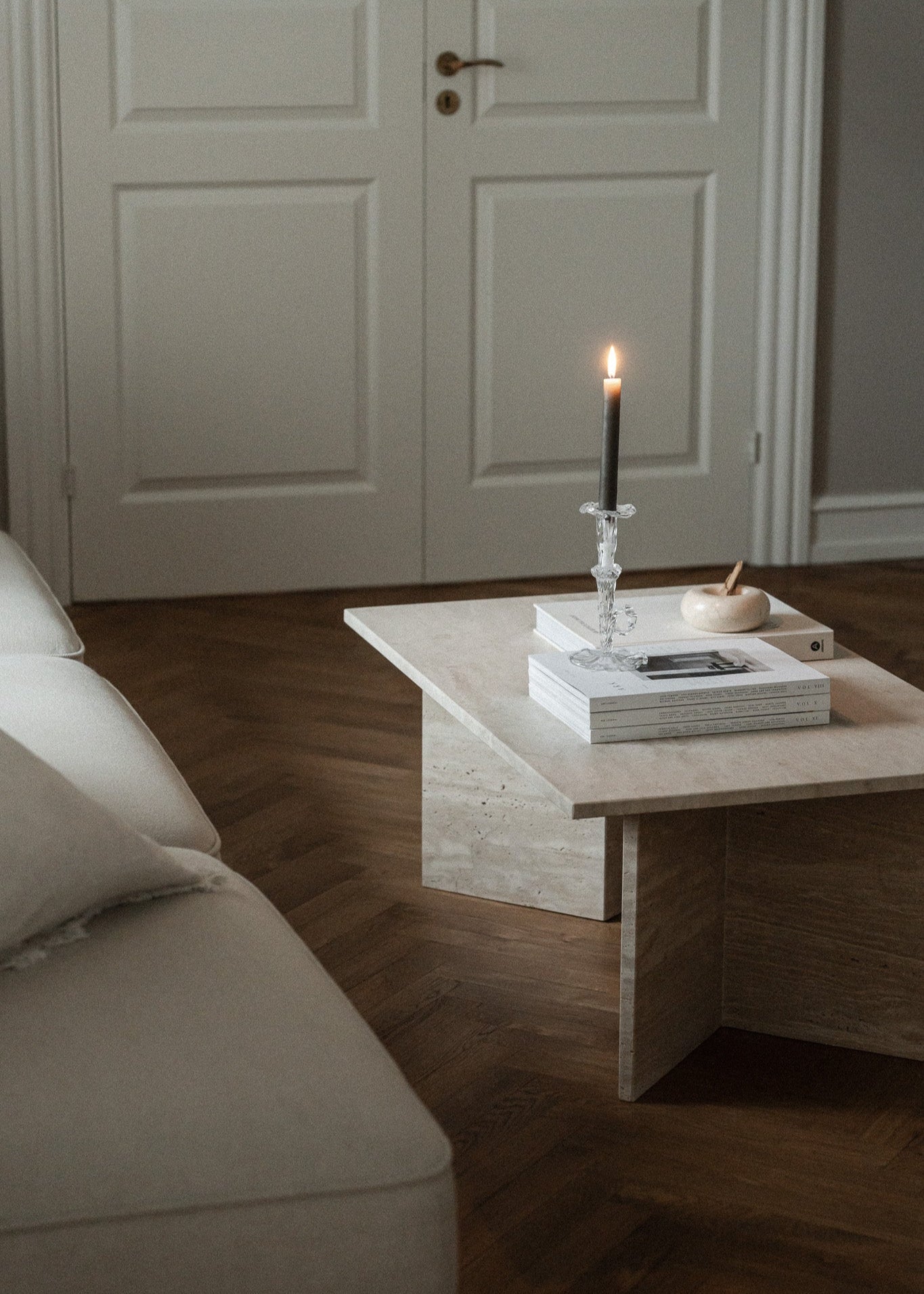 Konkylie | Travertine | Coffee table 