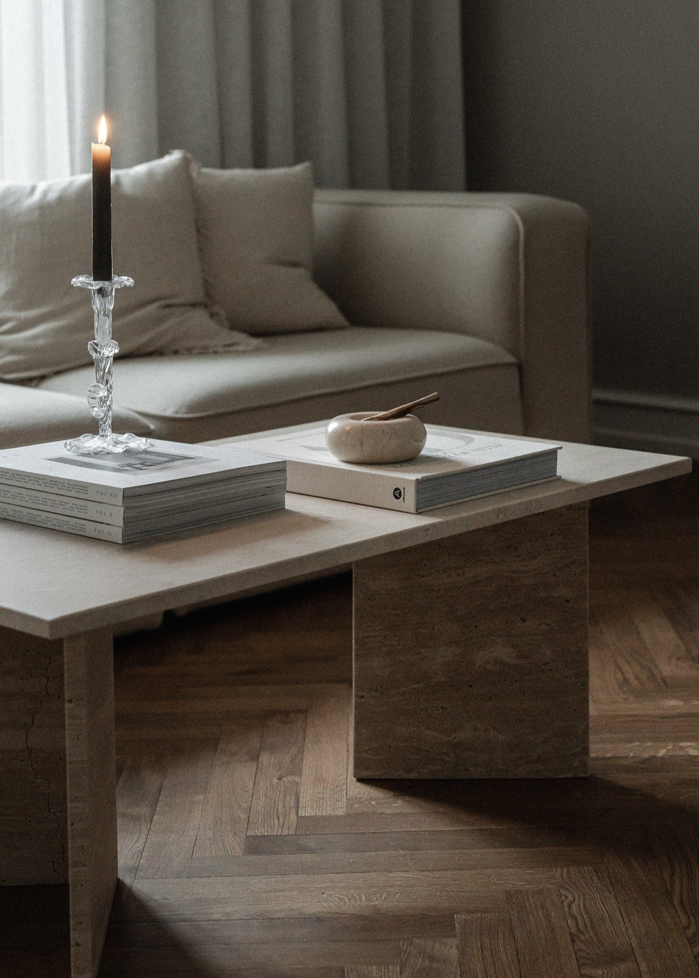 Konkylie | Travertine | Coffee table 