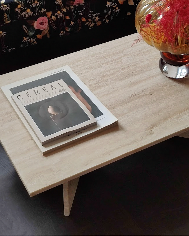 Konkylie | Travertine | Coffee table - Display model