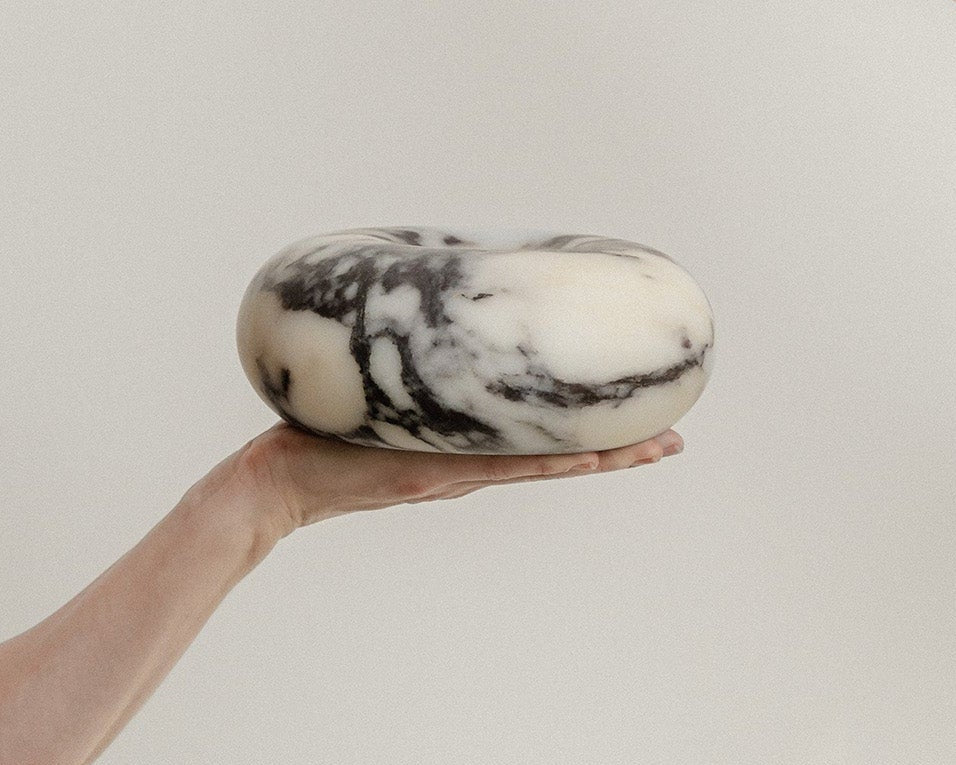 Cosmos | Calacatta Violetta | Large | Objekt