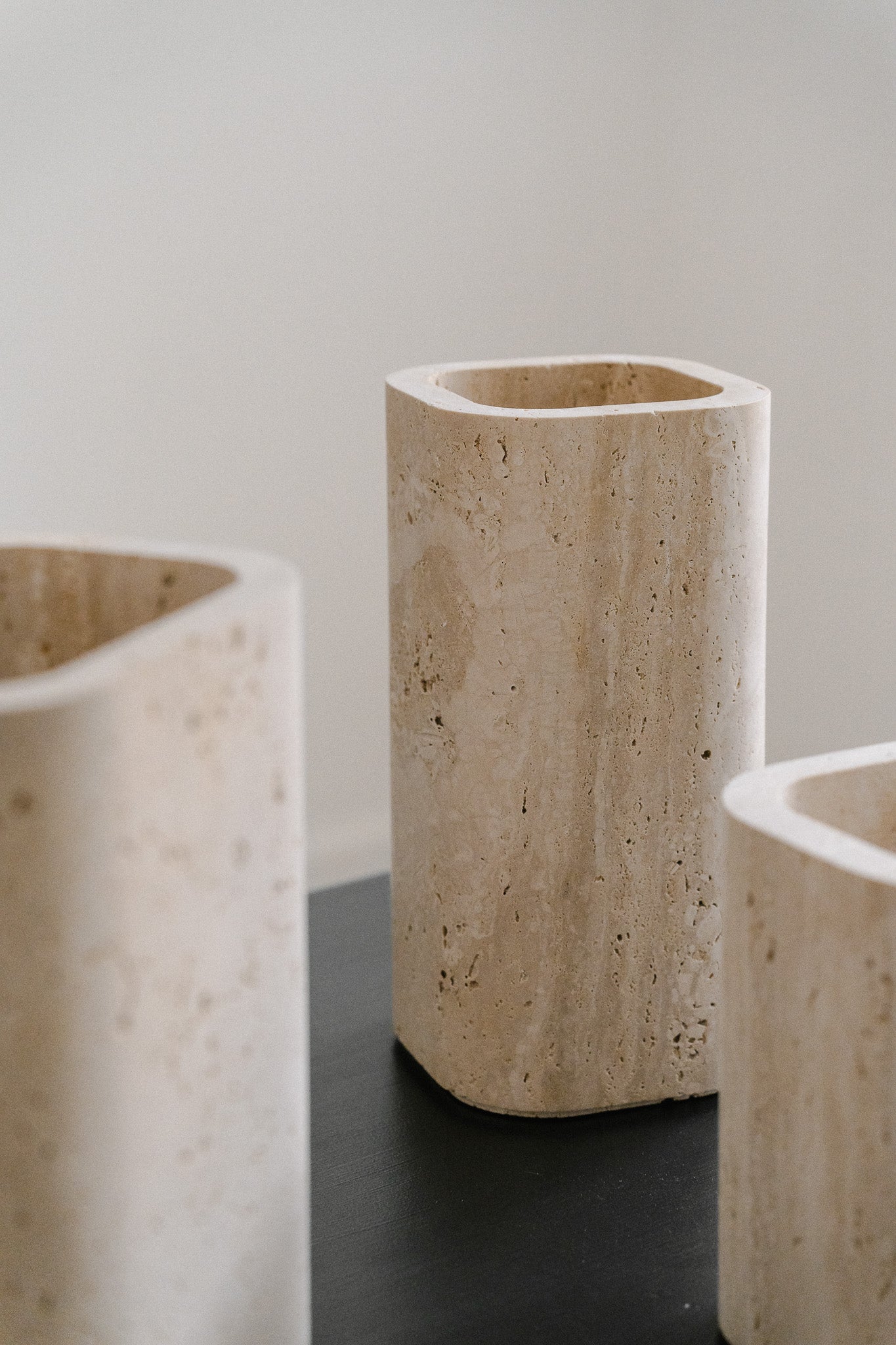 Siv | Travertin | Vase | Medium